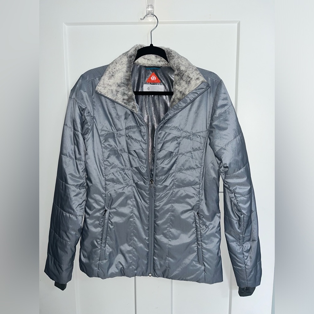 Size Small Women’s Columbia Jacket